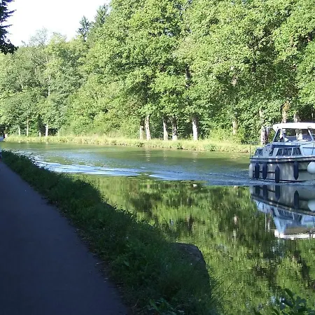 Gite*** Des Baraques Holiday home Fontenoy-le-Chateau